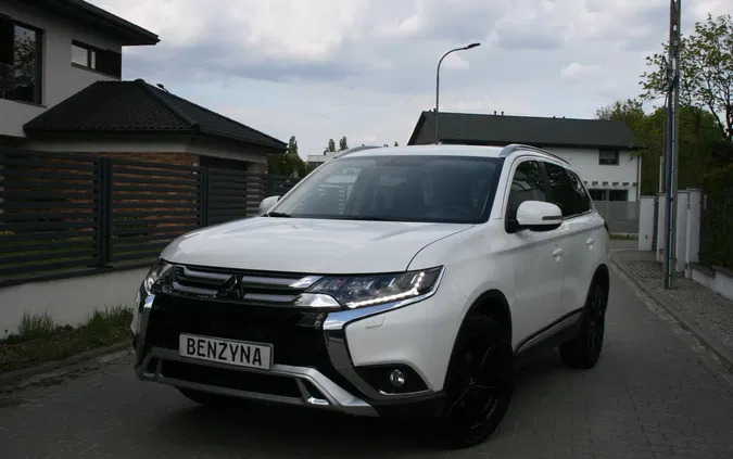 mitsubishi Mitsubishi Outlander cena 81500 przebieg: 50000, rok produkcji 2020 z Warszawa